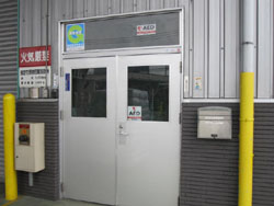 本社入り口の様子
